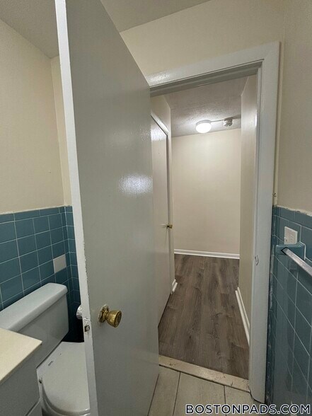 Building Photo - 88 Gardner St