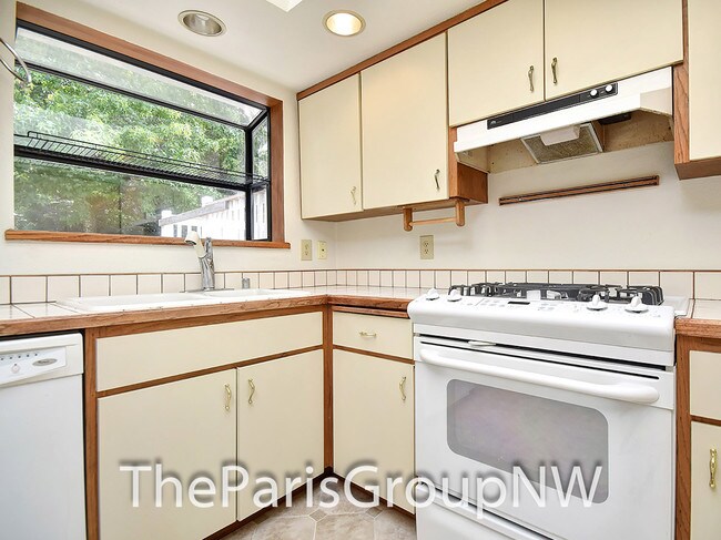 Building Photo - 14655 NE 179th St