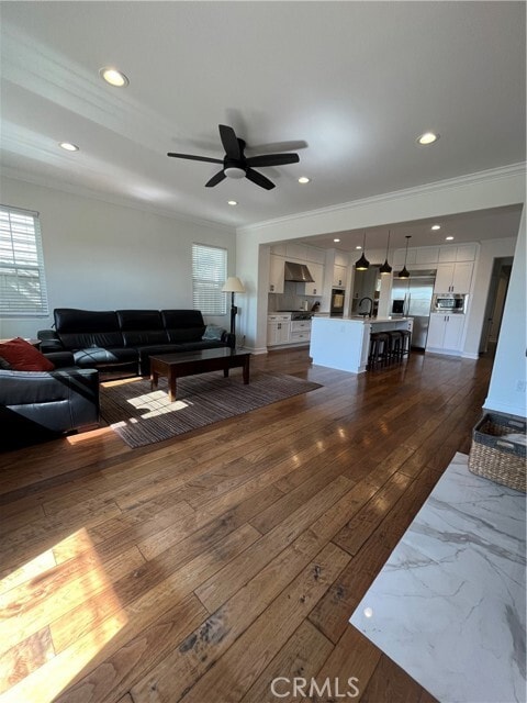 Building Photo - 72 Downing St