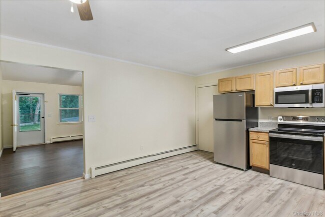 Building Photo - 22 Red Maple Rd