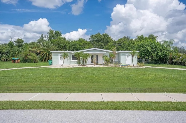 Building Photo - 27296 Sunnybrook Rd