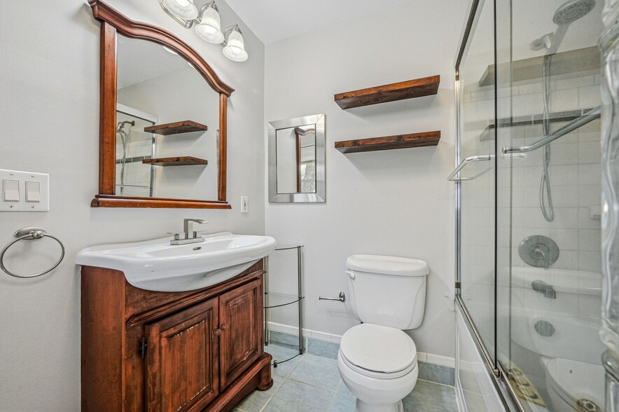 Building Photo - 1513 Fresno Rd