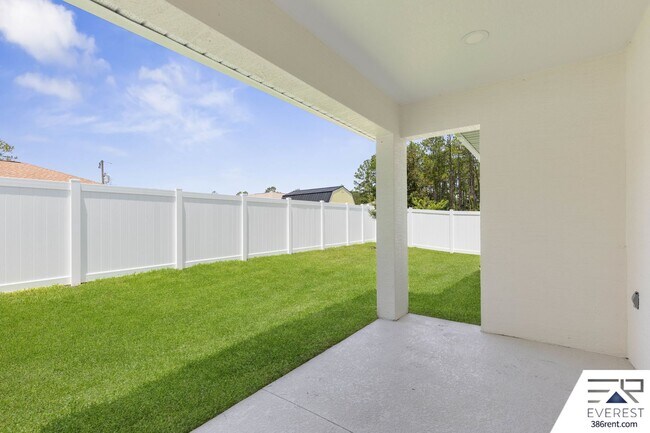 Building Photo - Brand New, fully fenced on a quiet cul-de-sac