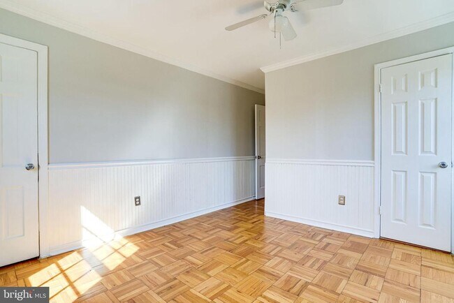 Building Photo - 1716 W Abingdon Dr