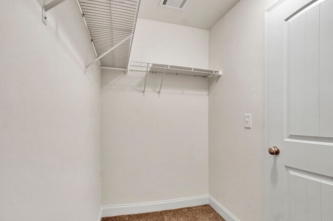 Building Photo - Walking distance to downtown Easley!