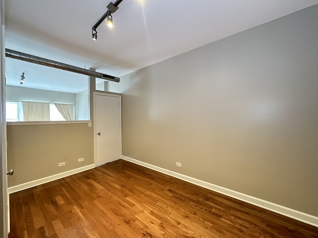 Building Photo - 674 N Orleans St
