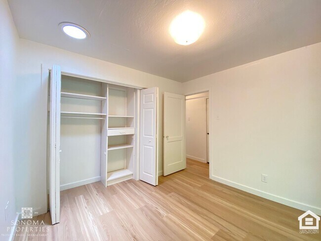 Building Photo - Inviting 3BD/2BA Home in Glen Ellen