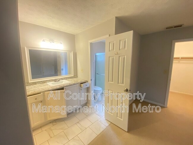 Building Photo - 787 Faye Dr NW