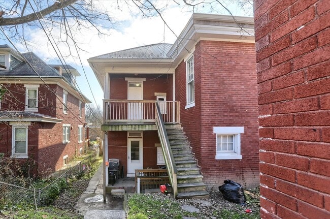 Building Photo - 2038 Market