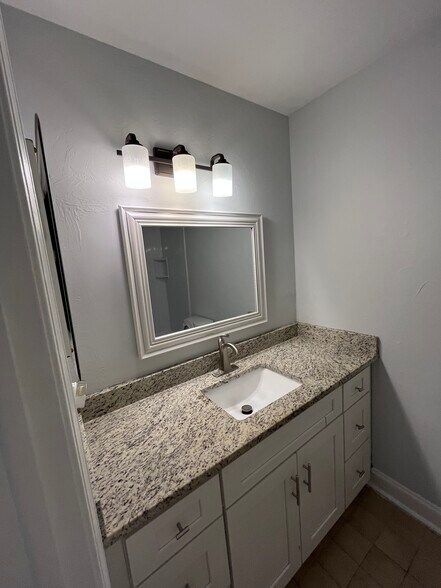 Building Photo - 4719 San Jose Manor Dr W