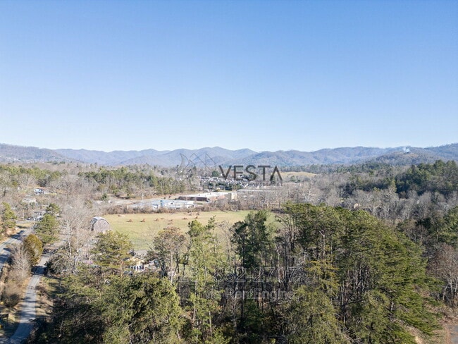 Building Photo - 130 Reems Creek Rd