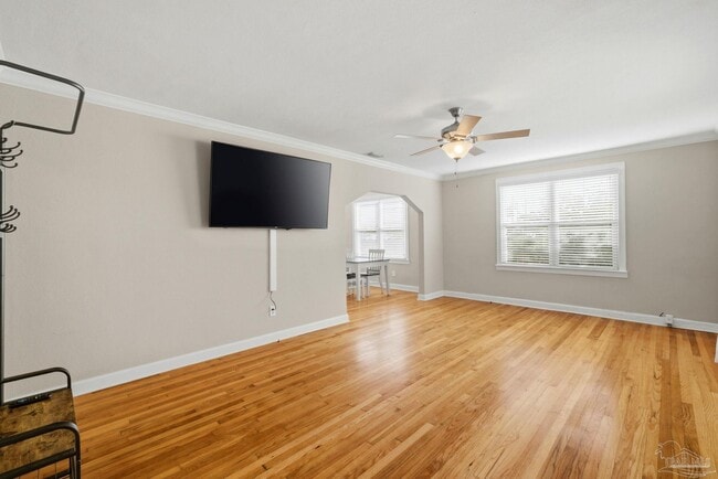 Building Photo - 1618 W Garden St