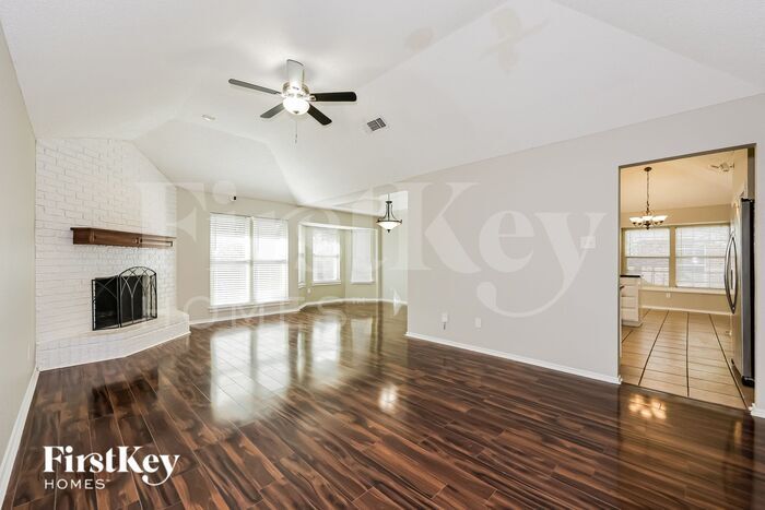 Building Photo - 1417 Highland Dr