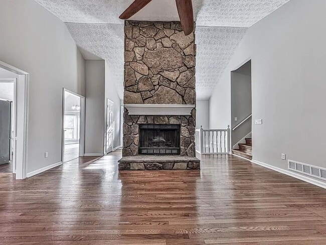 Building Photo - 2189 Chartwell Dr