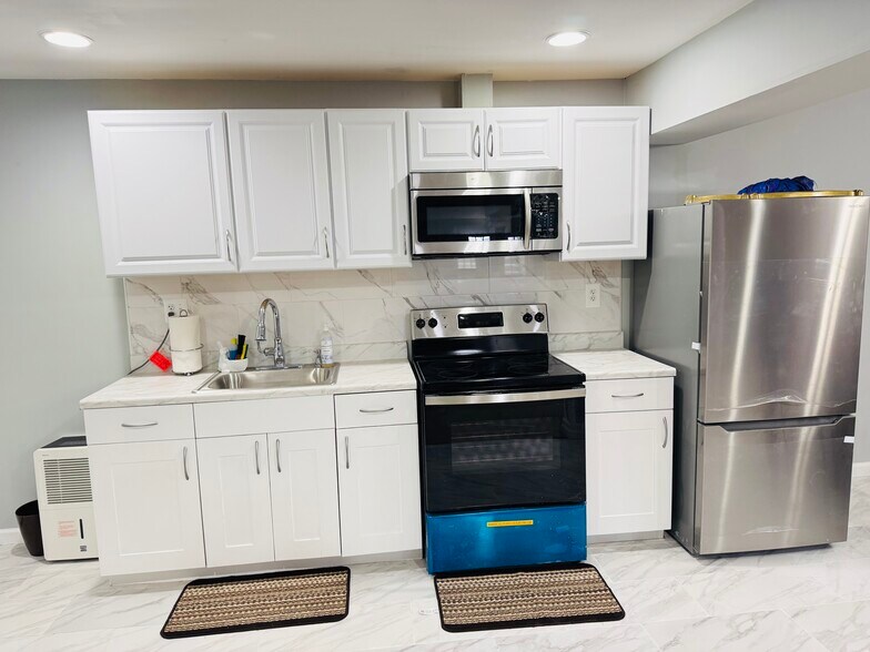 Building Photo - 13104 Bay Hill Dr