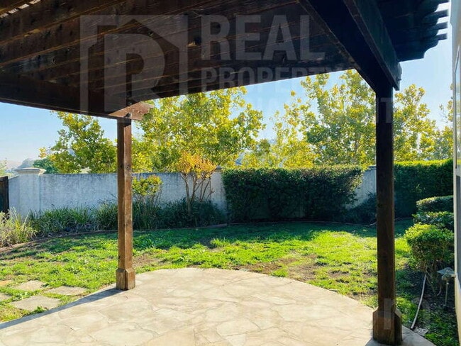 Building Photo - 116 Burgundy Ct