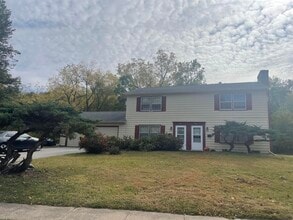 Building Photo - 602 Manor Dr