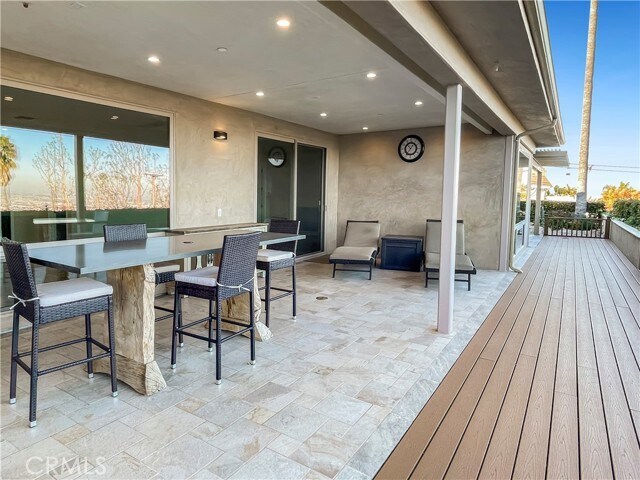 Building Photo - 2 Stallion Rd