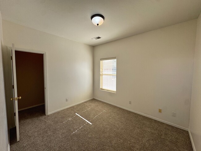 Building Photo - 4629 Spanish Sun Ave NE