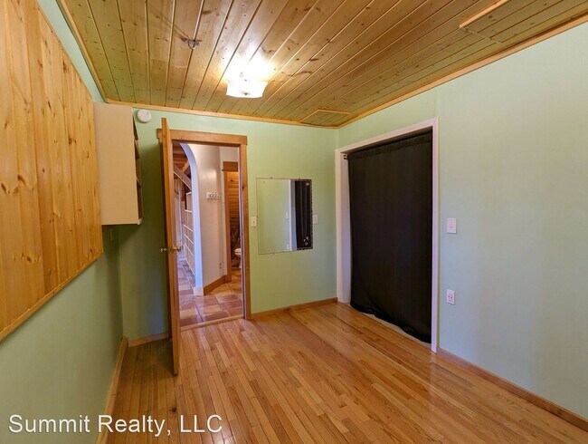 Building Photo - 3 br, 1.5 bath House - 17095 Glacier Hwy