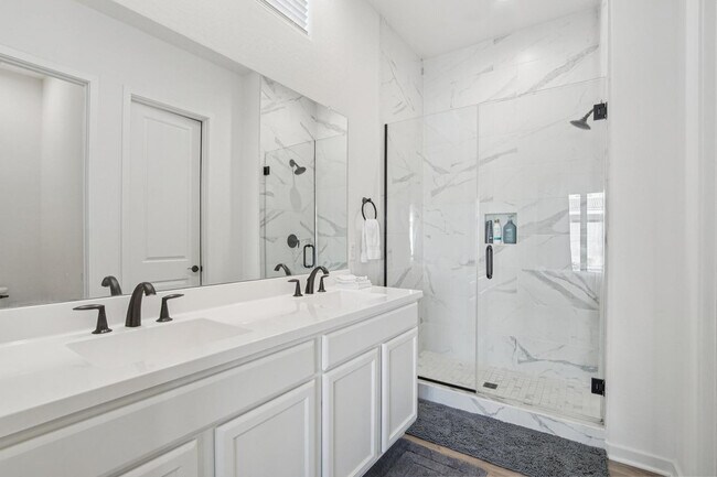 Building Photo - 19770 W Montecito Ave