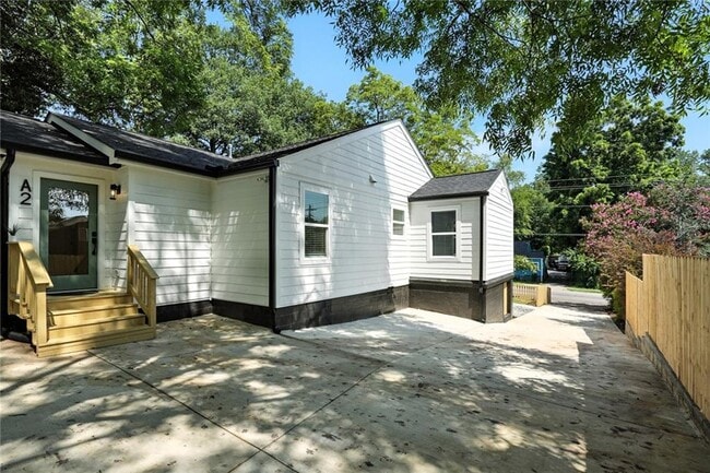 Building Photo - 1597 Glenwood Ave SE