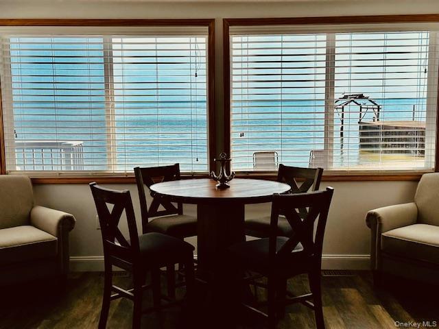 Building Photo - 2898 Edgemere Dr