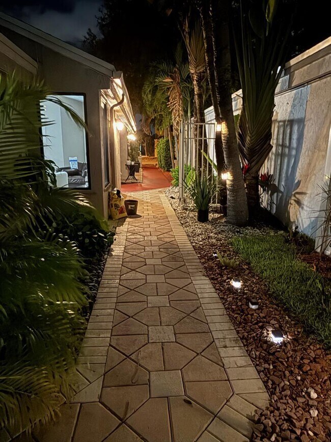 Building Photo - 3760 NW 19th St