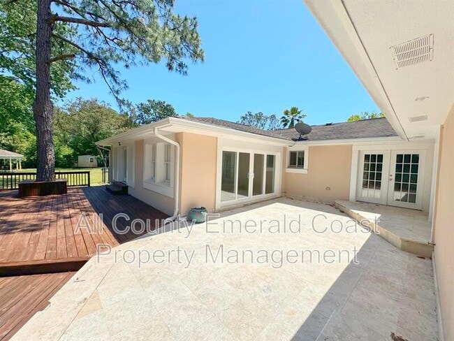 Building Photo - 847 Kell Aire Dr