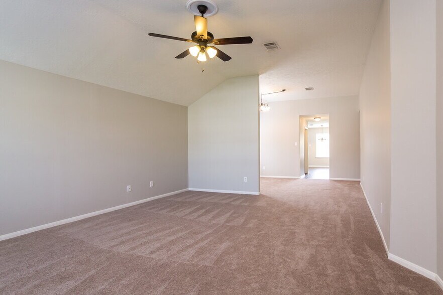 Building Photo - 32123 Decker Oaks Dr