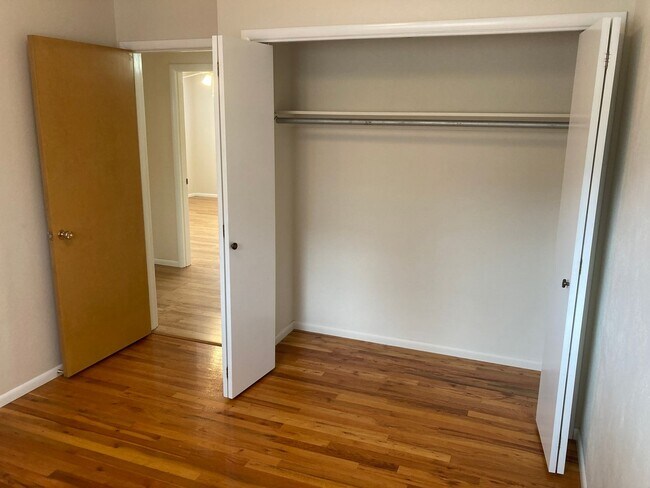 Building Photo - Mid-Century Four Bedroom in Candalaria, La...