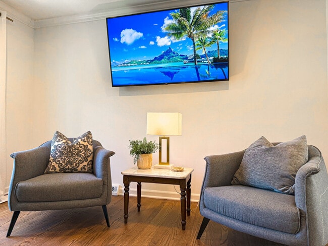 Building Photo - 7601 Bedfordshire Dr