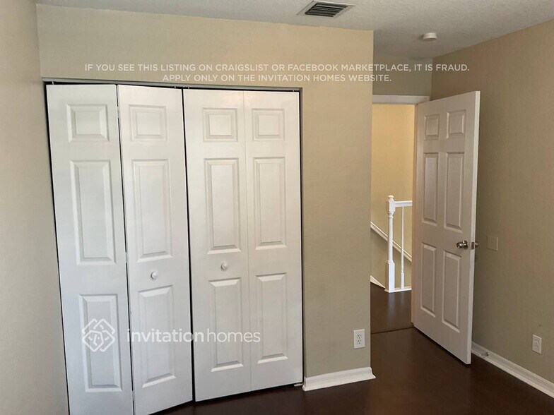 Building Photo - 10254 Serene Meadow Dr N