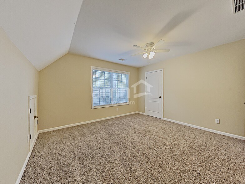Building Photo - 6483 Grand Hickory Dr