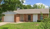 Building Photo - 521 Hanover Dr