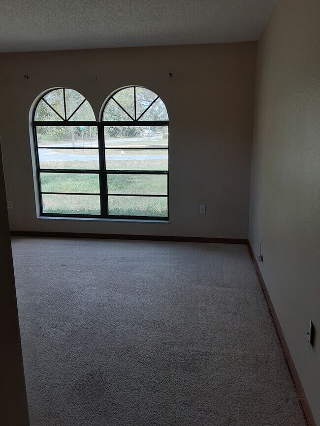 Building Photo - Centrally Located Corner Lot