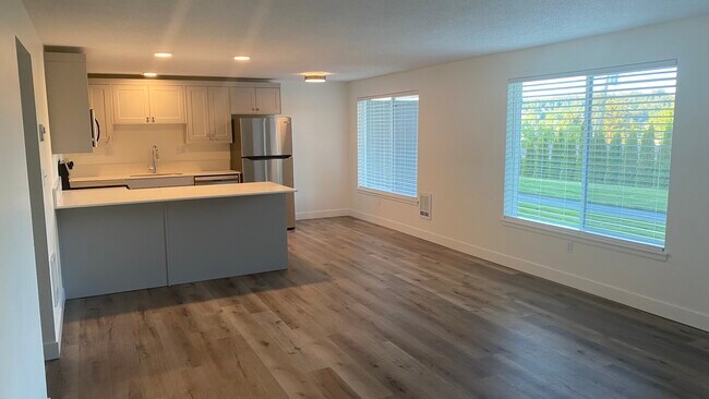 Building Photo - 7800 Stinson Ave