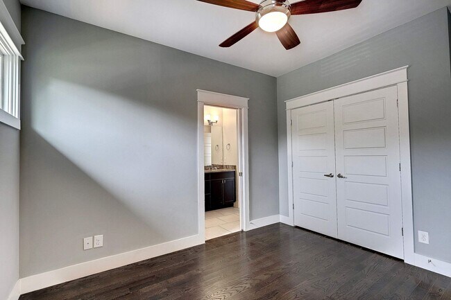 Building Photo - EAST NASHVILLE - FOUR BEDROOM Historic Home with amazing views of Nashville Skyline!