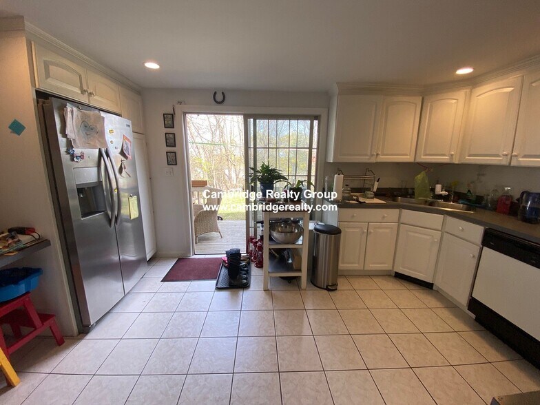 Building Photo - 14 Park Pl