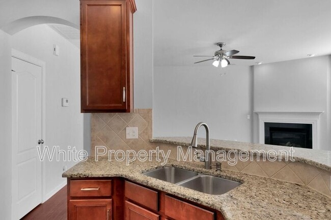 Building Photo - 12352 Red Rust Ln