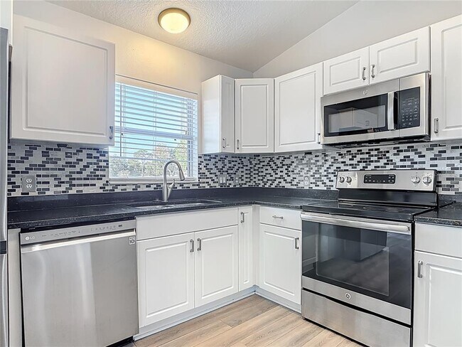 Building Photo - 1254 Briarwood Ave