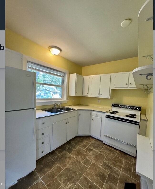 Building Photo - 508 Loblolly Ln