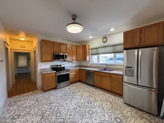 Building Photo - 527 Alexander St