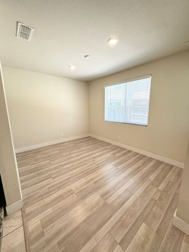 Building Photo - Resort-Style Living in Natomas Meadows | 4BD + Clubhouse & Pools SEE VIDEO