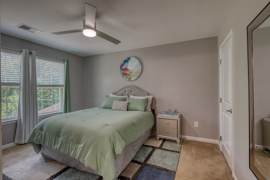 Bedroom #1 with ceiling fan - 1504 El Dorado Way