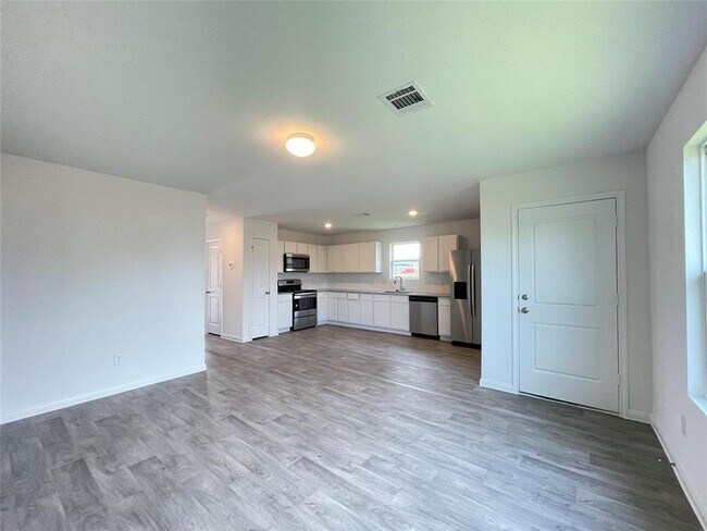 Building Photo - 690 Rd 51021