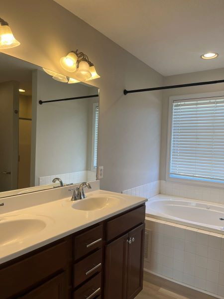 Building Photo - Spacious home in Karns community Millers Plantation S/D