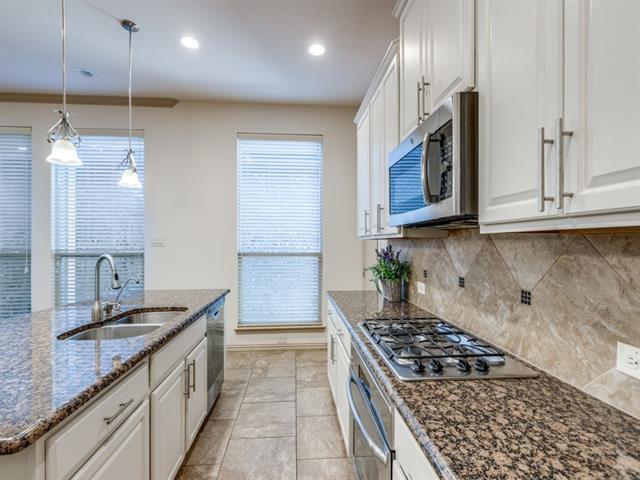 Building Photo - 2465 Embleton Dr