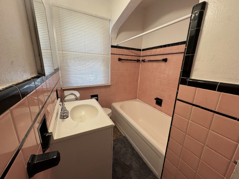 Building Photo - 5284 Devonshire Rd