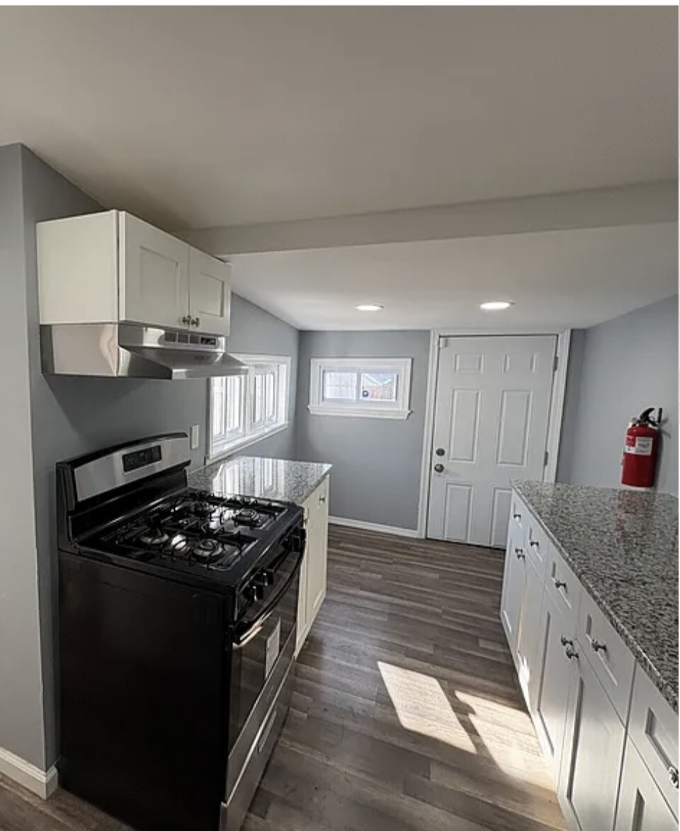 Kitchen - 207 E Broad St